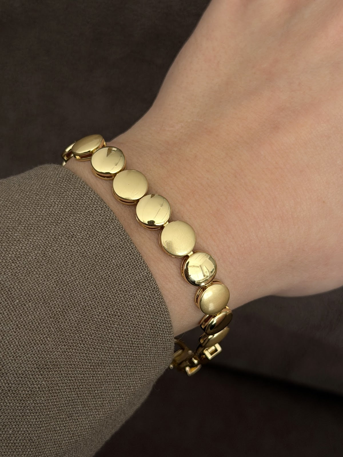 Gold Solid Round Disc Coin Link Bracelet - CW1VPBRCLT0063 | Wholesale Stainless Steel Jewelry Catwalk Jewellery Europe