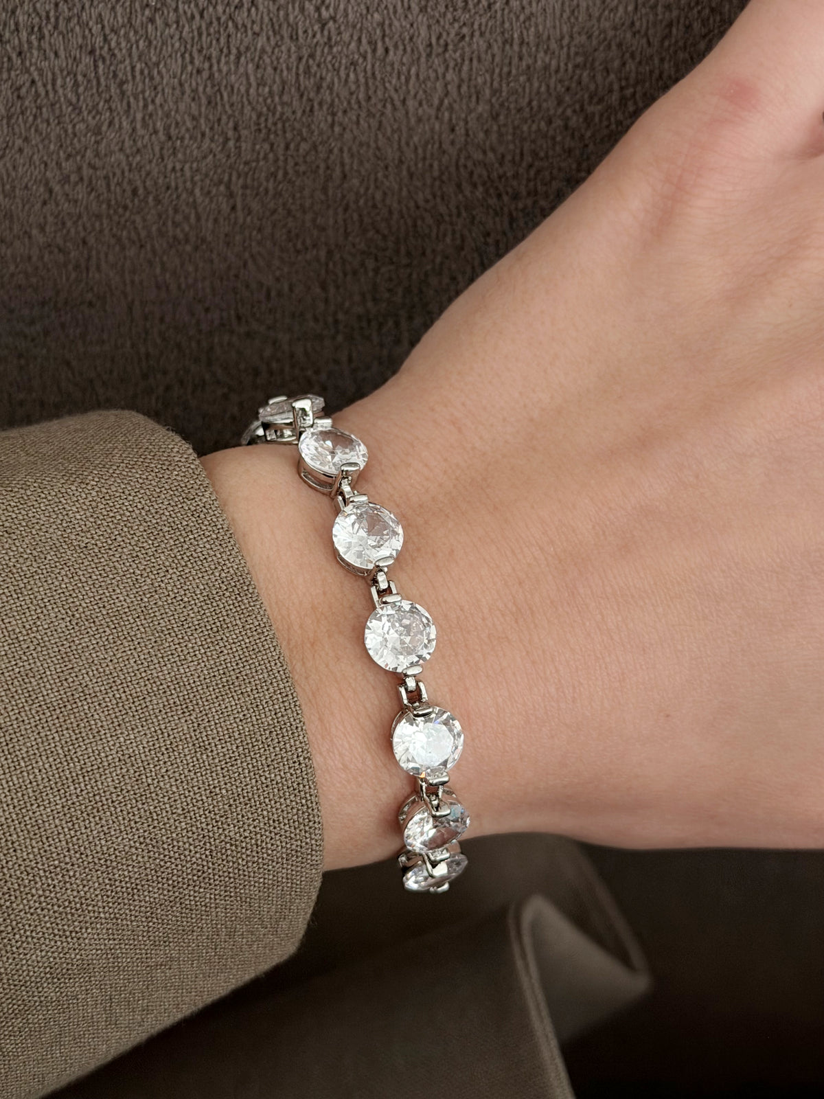 CW1VPBRCLT00140-silver-large-round-cut-cz-bezel-tennis-bracelet-catwalkjewellery wholesale jewelry BRACELETS  Catwalk Jewellery Europe