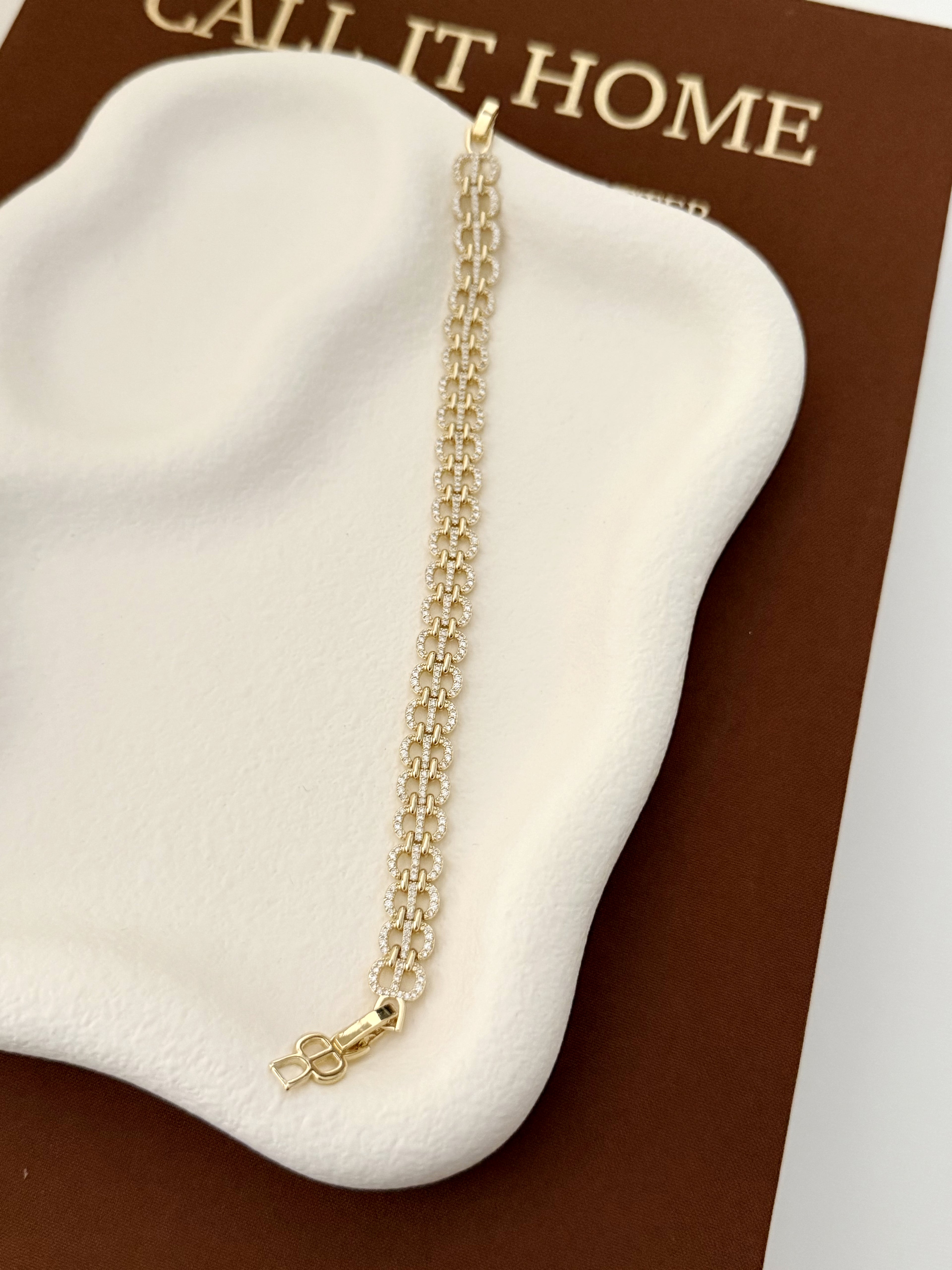 CW1VPBRCLT00146-gold-cz-pave-interlocking-double-circle-link-bracelet-catwalkjewellery wholesale jewelry BRACELETS  Catwalk Jewellery Europe
