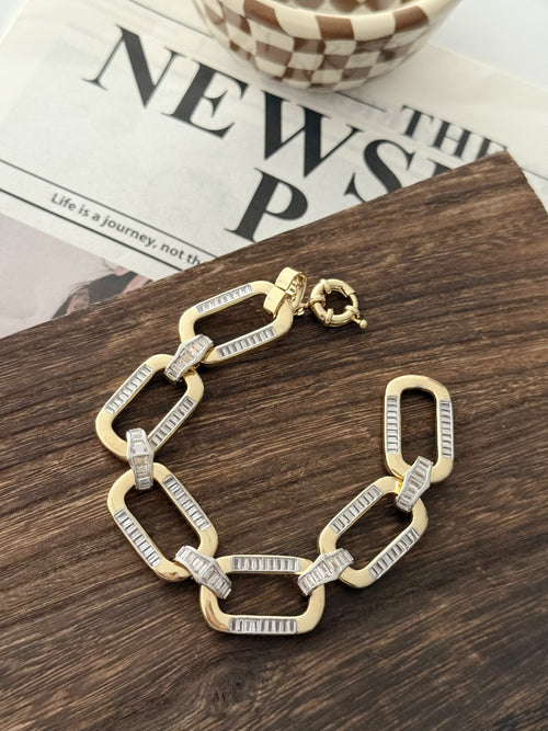 CW1VPBRCLT00147-gold-baguette-cz-accent-chunky-paperclip-link-bracelet-catwalkjewellery wholesale jewelry BRACELETS  Catwalk Jewellery Europe
