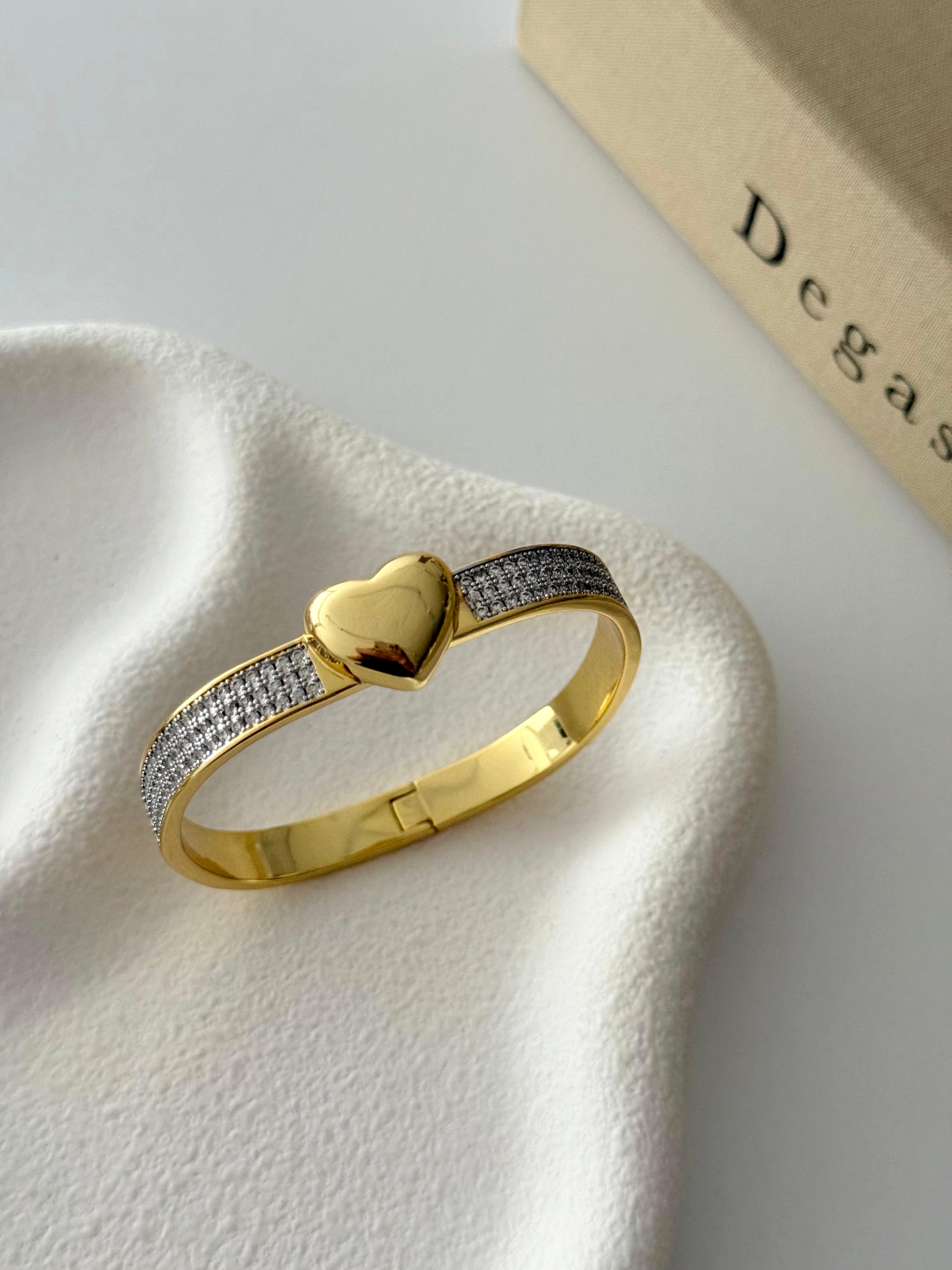 MY1VPHCUFF0063 gold-cuff-bracelet-stainless-steel-waterproof-minimalist-wholesale-myaccessories wholesale jewelry CUFF BRACELETS Catwalk Jewellery Europe