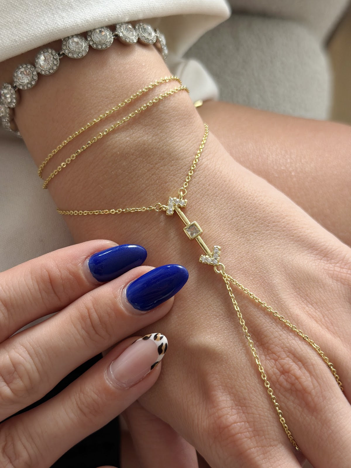 Gold CZ Pave Arrow Square Bezel Station Hand Chain - CW1HANDCHAIN0081 | Wholesale Stainless Steel Jewelry Catwalk Jewellery Europe