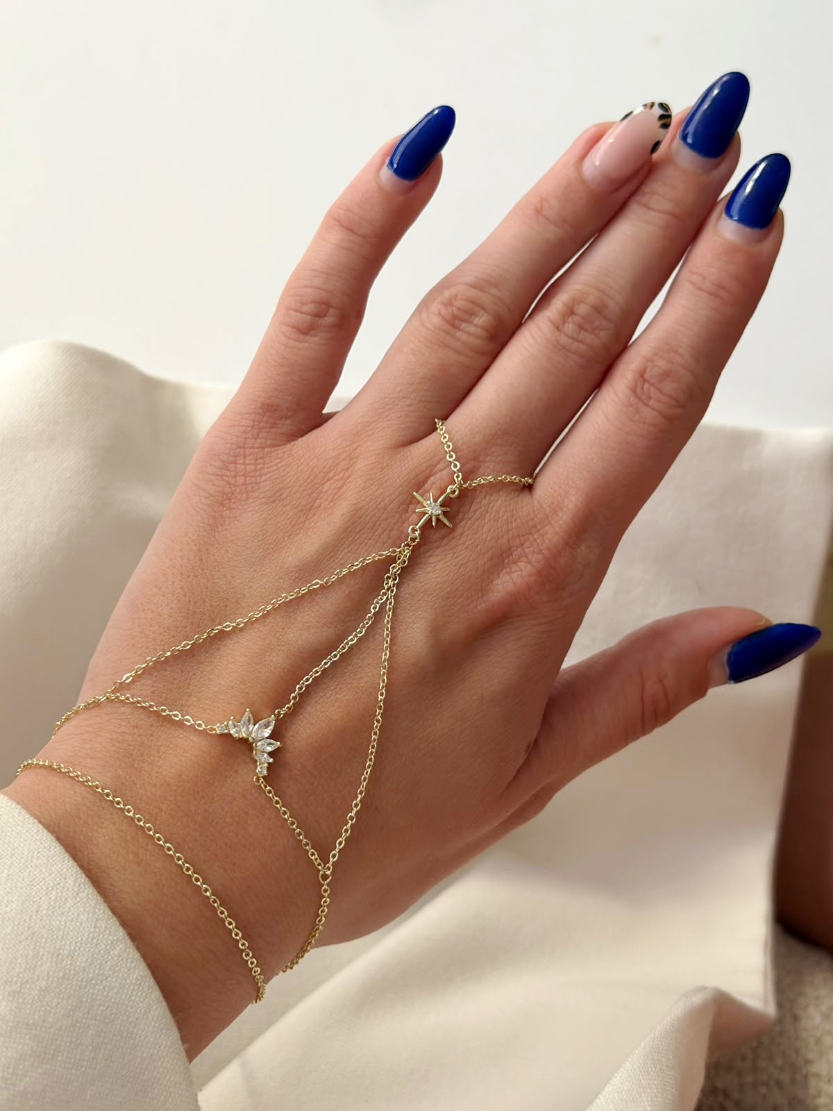 Gold CZ Pave Crescent Fan North Star Hand Chain - CW1HANDCHAIN0066 | Wholesale Stainless Steel Jewelry Catwalk Jewellery Europe