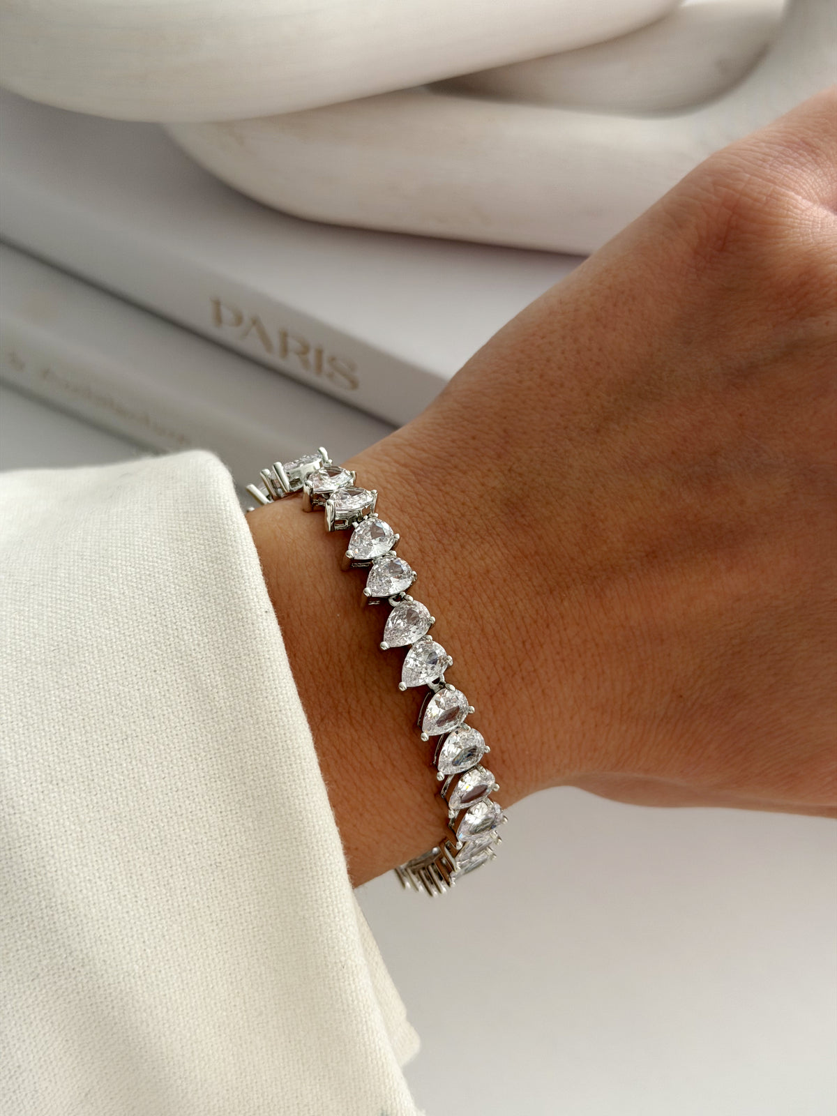 CW1VPBRCLT00154-silver-pear-cut-cz-tennis-bracelet-catwalkjewellery wholesale jewelry BRACELETS  Catwalk Jewellery Europe