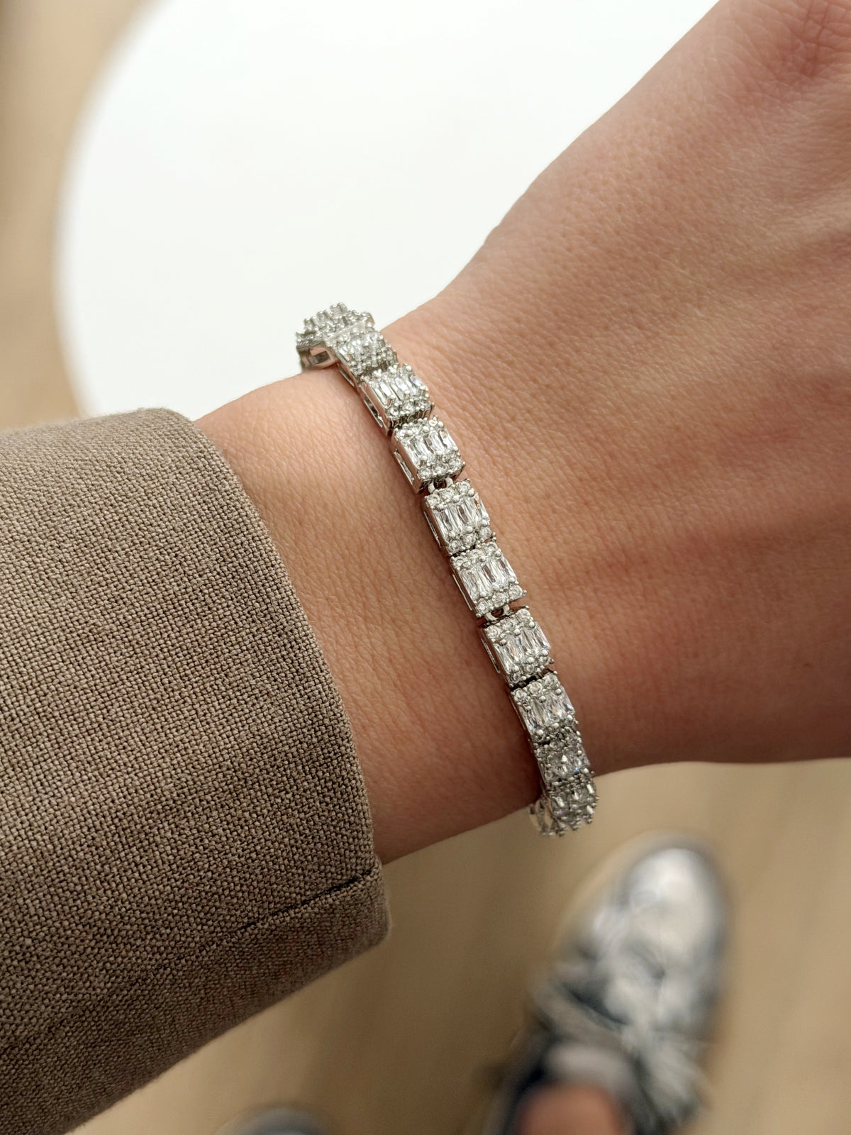CW1VPBRCLT00188-silver-emerald-cut-cz-halo-rectangular-link-bracelet-catwalkjewellery wholesale jewelry BRACELETS  Catwalk Jewellery Europe