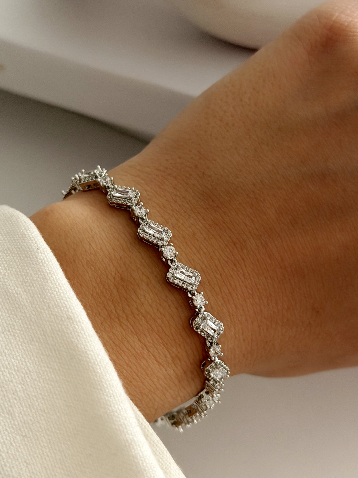 CW1VPBRCLT00215-silver-cz-pave-zigzag-emerald-halo-link-bracelet-catwalkjewellery wholesale jewelry BRACELETS  Catwalk Jewellery Europe