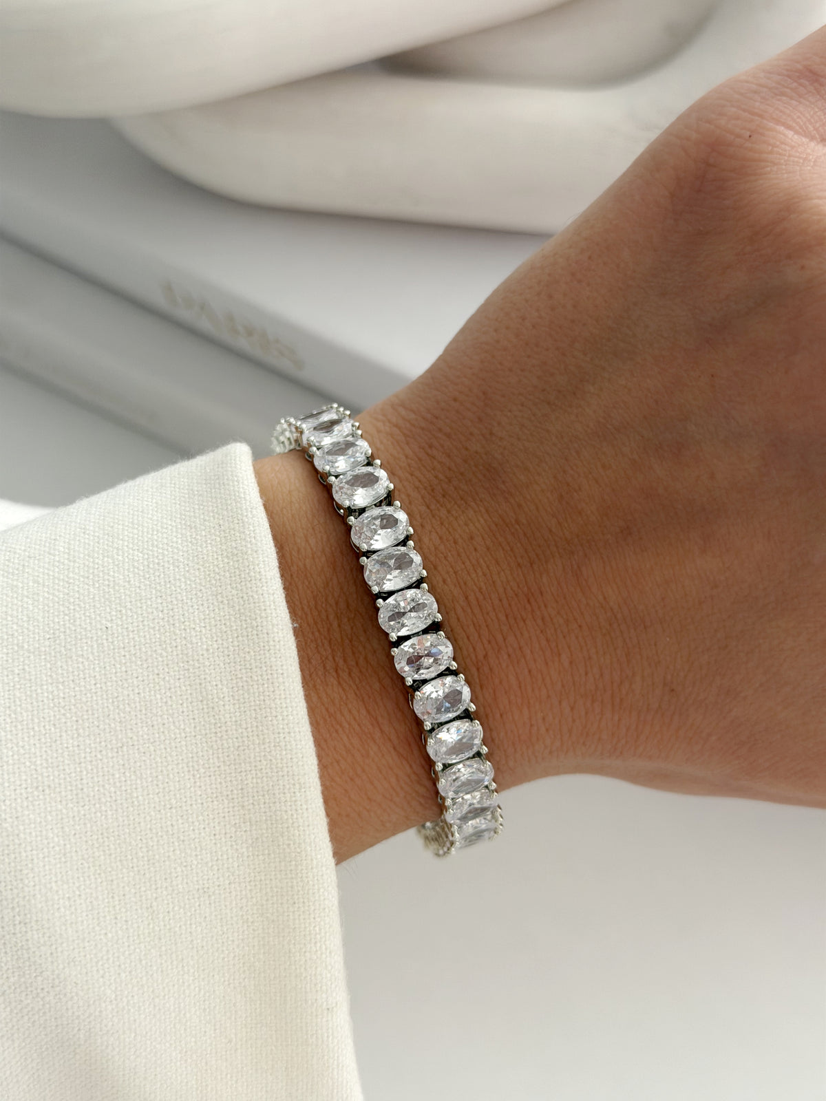 CW1VPBRCLT00225-silver-large-oval-cut-cz-halo-link-bracelet-catwalkjewellery wholesale jewelry BRACELETS  Catwalk Jewellery Europe