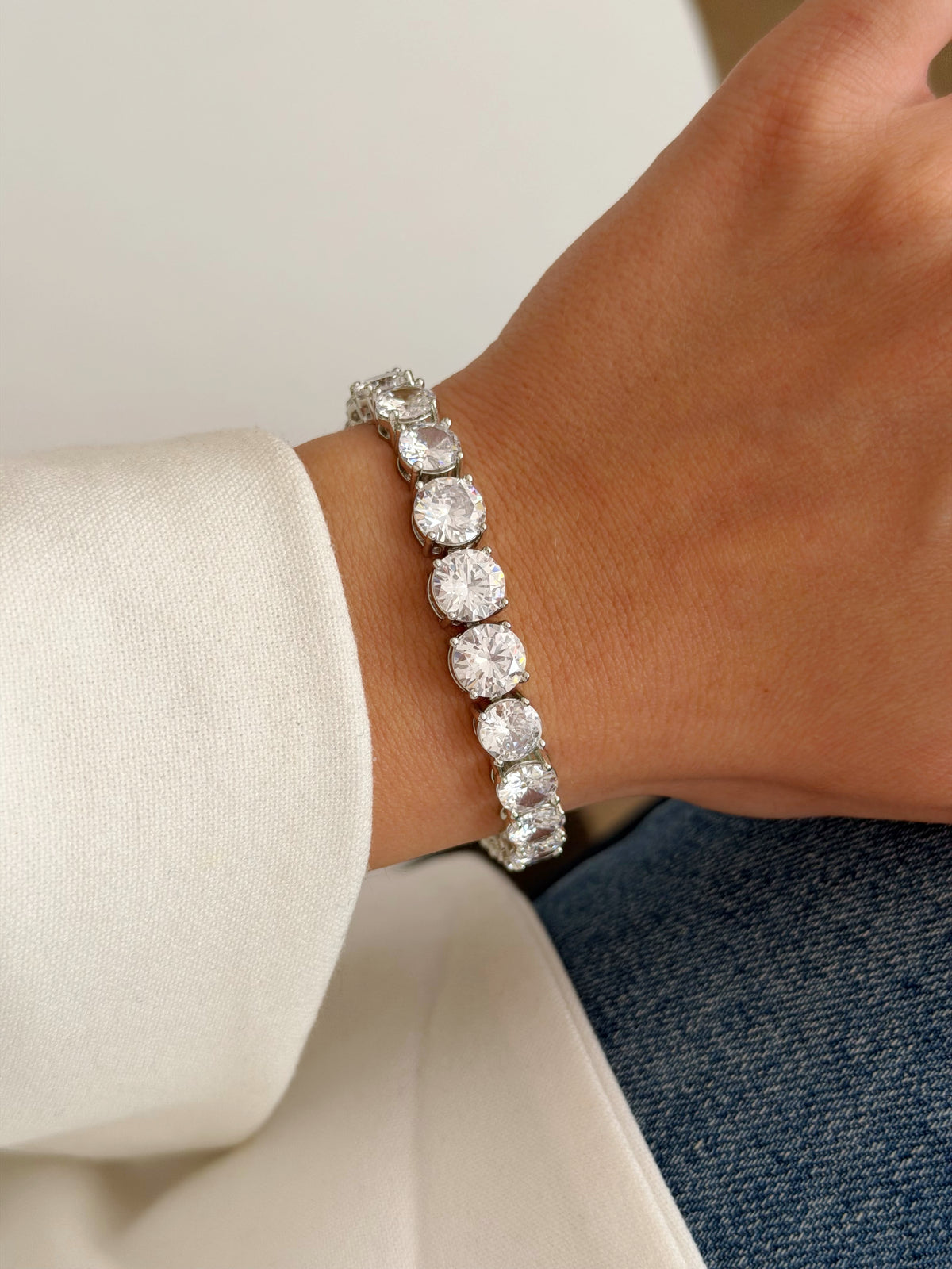 CW1VPBRCLT00235-silver-large-round-cut-cz-tennis-bracelet-catwalkjewellery wholesale jewelry BRACELETS  Catwalk Jewellery Europe