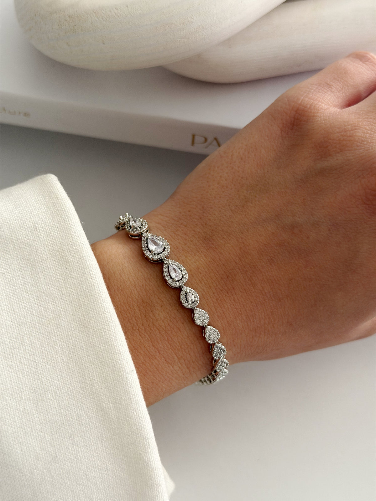 CW1VPBRCLT00247-silver-pear-cut-cz-halo-graduated-link-bracelet-catwalkjewellery wholesale jewelry BRACELETS  Catwalk Jewellery Europe