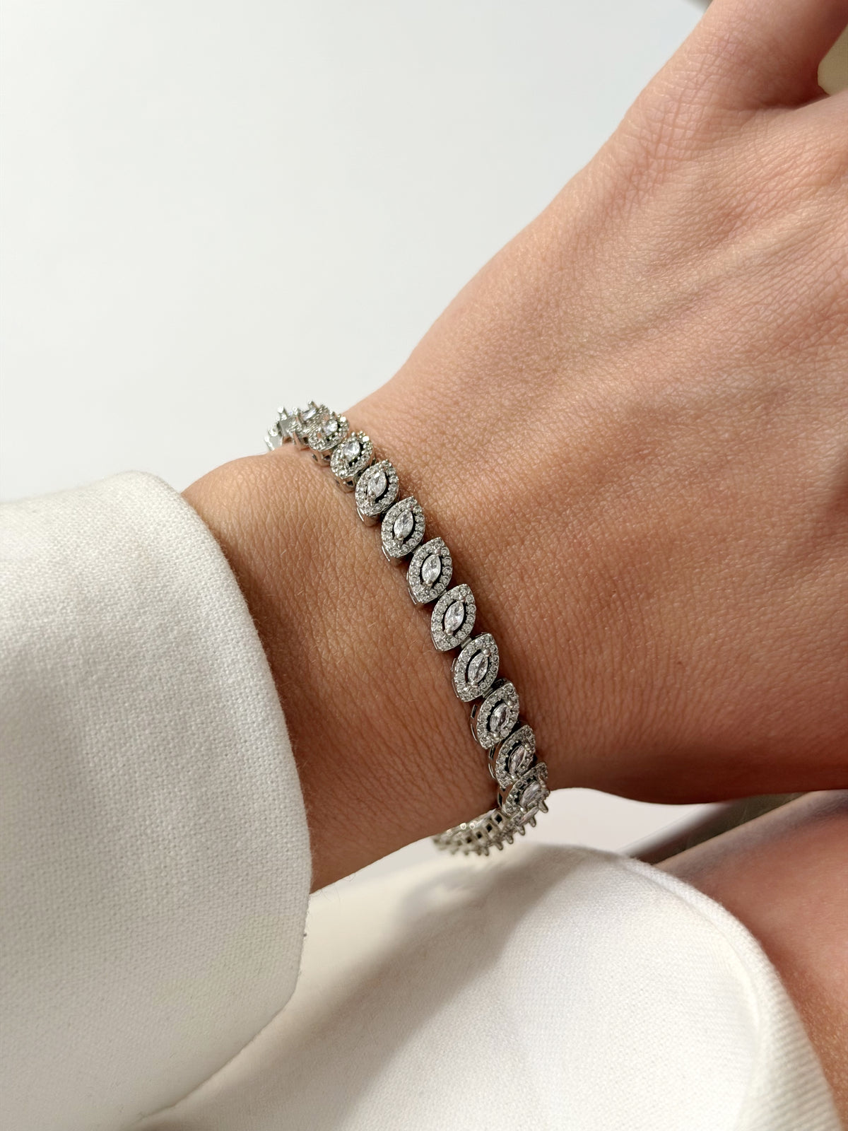 CW1VPBRCLT00250-silver-marquise-cut-cz-double-halo-tennis-bracelet-catwalkjewellery wholesale jewelry BRACELETS  Catwalk Jewellery Europe