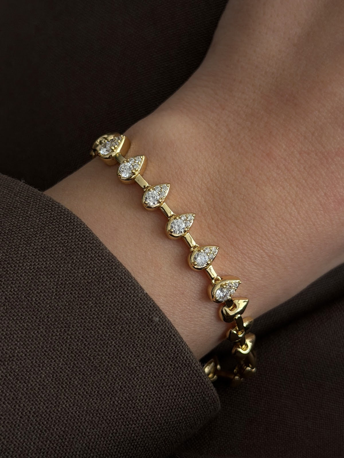 Gold CZ Pave Pear Cut Link Bracelet - CW1VPBRCLT0030 | Wholesale Stainless Steel Jewelry Catwalk Jewellery Europe