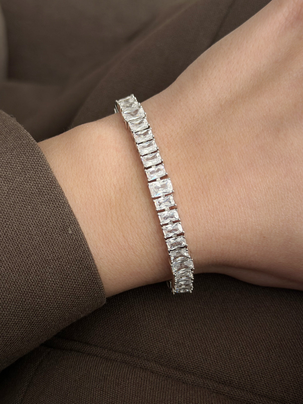 CW1VPBRCLT00266-silver-large-emerald-cut-cz-tennis-bracelet-catwalkjewellery wholesale jewelry BRACELETS  Catwalk Jewellery Europe
