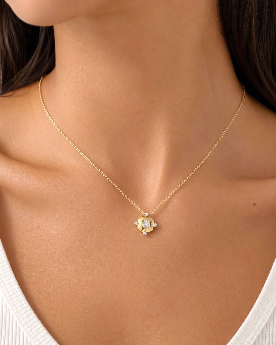 Gold CZ Pave Cushion Halo Medallion Pendant Necklace - CW1NKL008 | Wholesale Stainless Steel Jewelry Catwalk Jewellery Europe