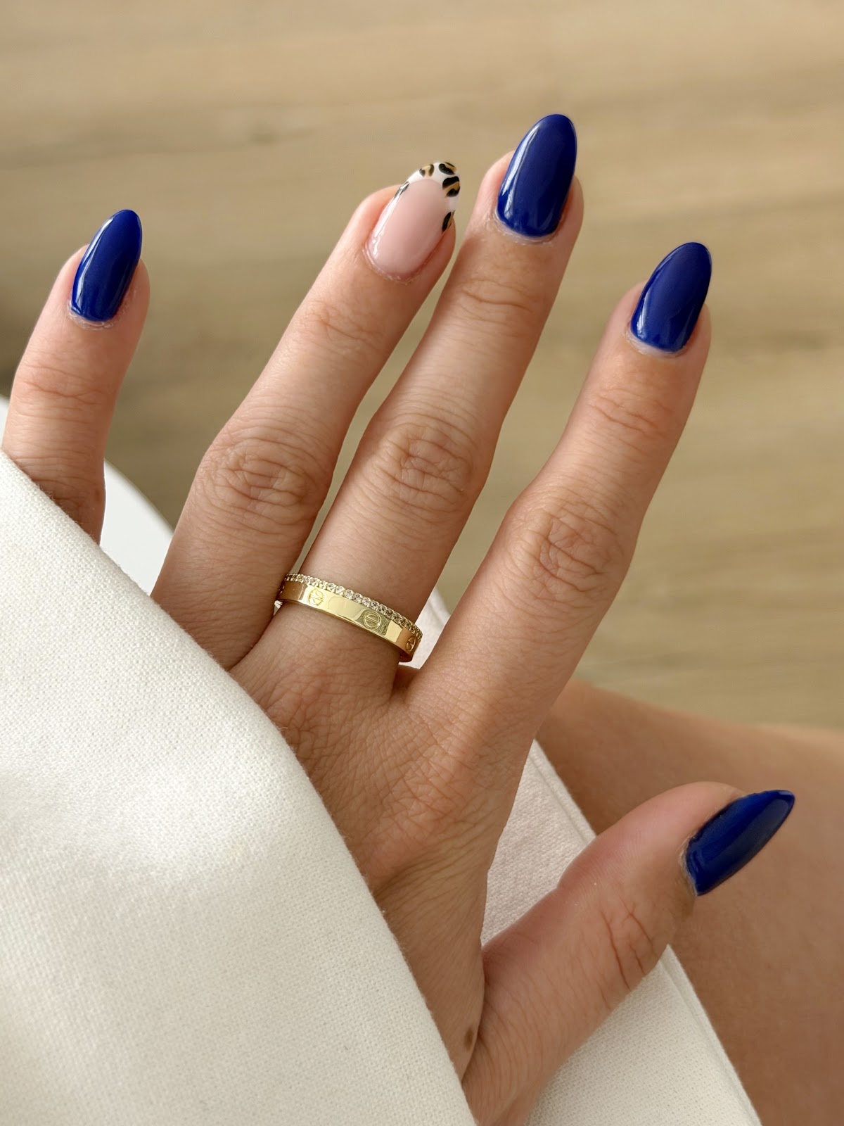 Gold CZ Pave Edge Screw Motif Band Ring - CW1RING0067 | Wholesale Stainless Steel Jewelry Catwalk Jewellery Europe