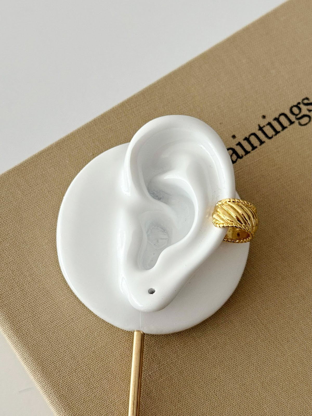 Gold Twisted Rope Wide Band Ear Cuff - CW1EARCUFF0035 | Wholesale Stainless Steel Jewelry Catwalk Jewellery Europe