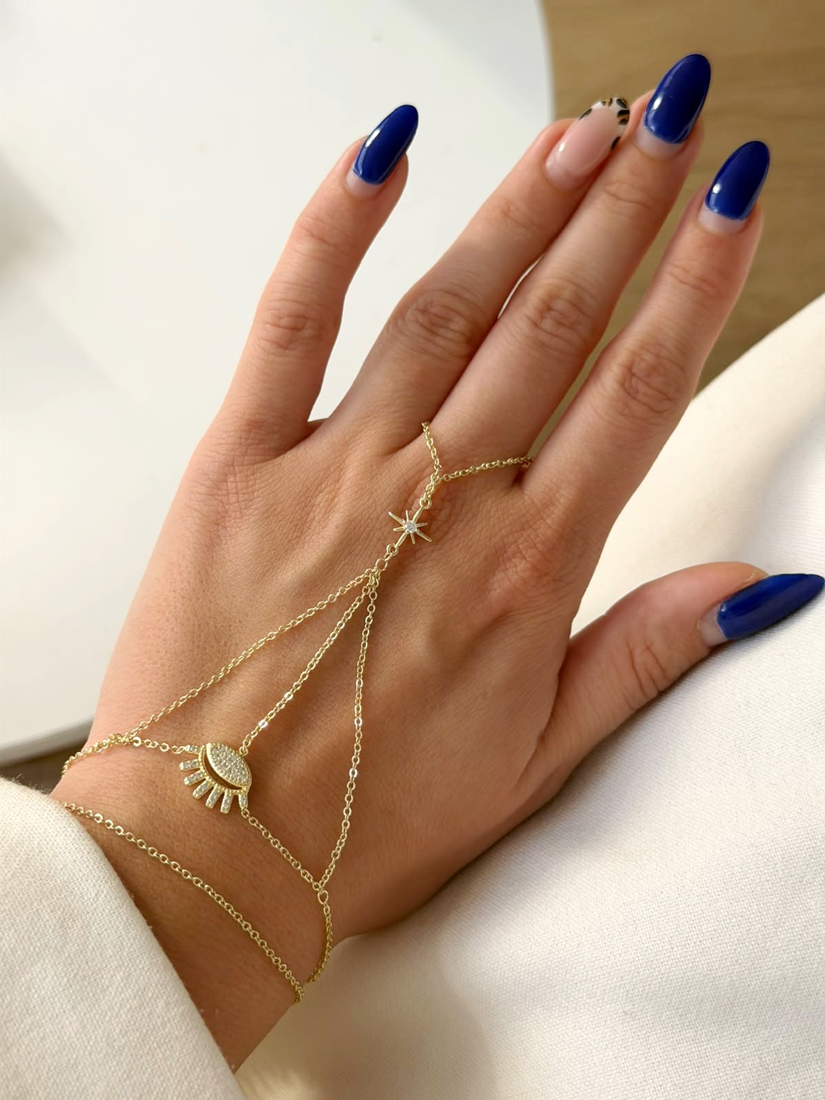 Gold CZ Pave Eyelash Evil Eye Starburst Hand Chain - CW1HANDCHAIN0038 | Wholesale Stainless Steel Jewelry Catwalk Jewellery Europe