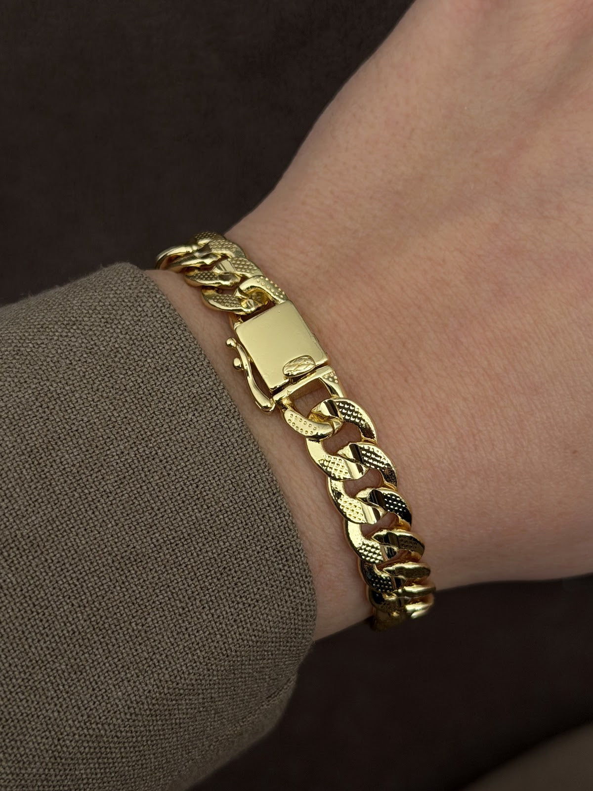 Gold Chunky Textured Curb Chain Bracelet - CW1VPBRCLT0058 | Wholesale Stainless Steel Jewelry Catwalk Jewellery Europe