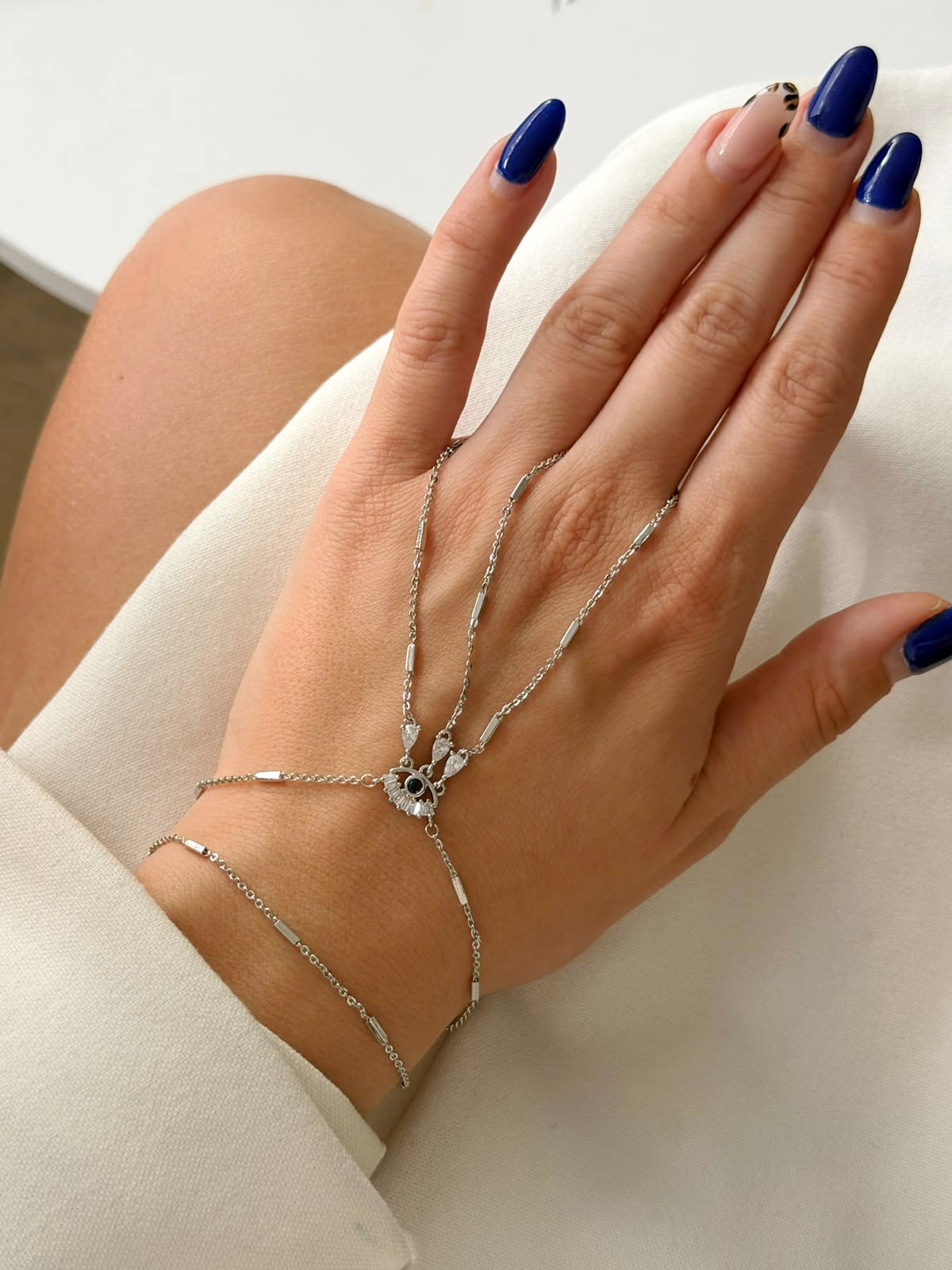 Silver CZ Pave Eyelash Evil Eye Bar Station Hand Chain - CW1HANDCHAIN0047 | Wholesale Stainless Steel Jewelry Catwalk Jewellery Europe