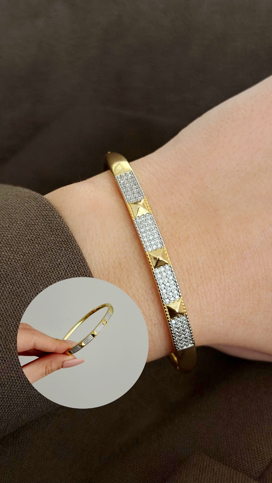 Gold CZ Pave Pyramid Studded Hinged Cuff Bangle - CW1CUFF0011 | Wholesale Stainless Steel Jewelry Catwalk Jewellery Europe