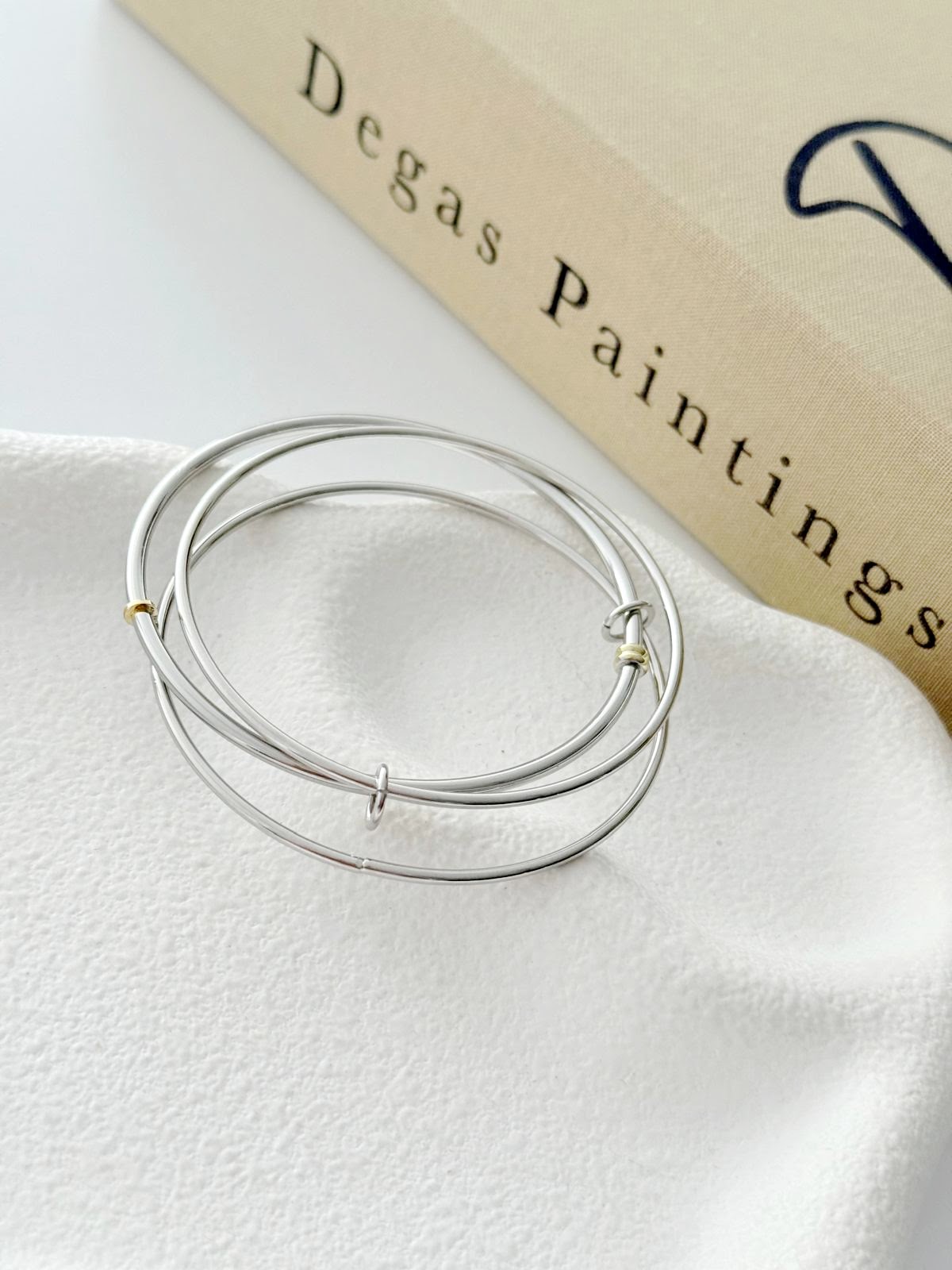 Silver Three Strand Interlocking Gold Accent Bangle Bracelet - CW1CUFF003 | Wholesale Stainless Steel Jewelry Catwalk Jewellery Europe