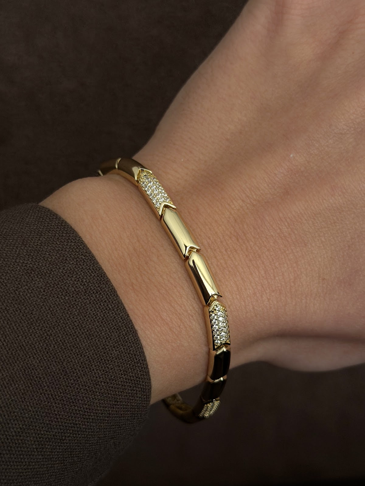Gold CZ Pave Chevron Accent Bar Link Bracelet - CW1VPBRCLT0042 | Wholesale Stainless Steel Jewelry Catwalk Jewellery Europe