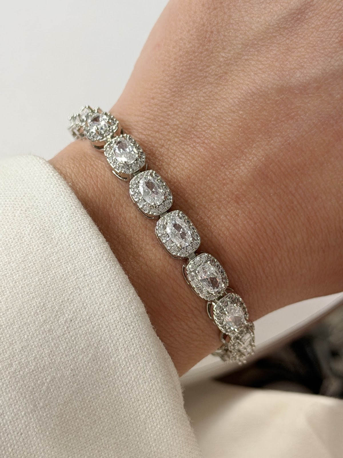 Silver Oval Cut CZ Halo Link Bracelet - CW1VPBRCLT00236 | Wholesale Stainless Steel Jewelry Catwalk Jewellery Europe