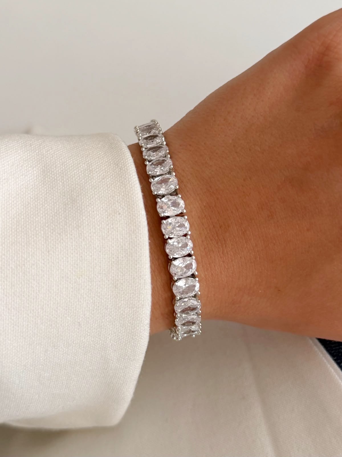 Silver Large Oval Cut CZ Tennis Bracelet - CW1VPBRCLT00234 | Wholesale Stainless Steel Jewelry Catwalk Jewellery Europe