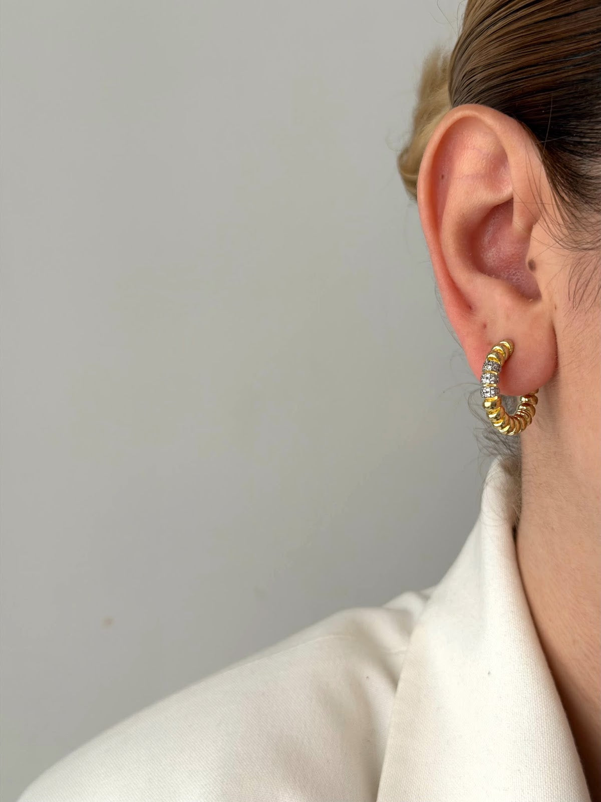 Gold Ribbed Beaded CZ Accent Huggie Hoop Earrings - CW1VPEARNG00175 | Wholesale Stainless Steel Jewelry Catwalk Jewellery Europe