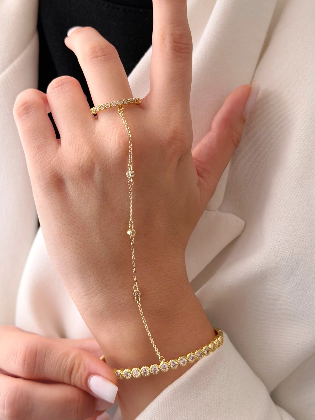 Gold Bezel CZ Bead Cluster Station Bangle Hand Chain - CW1HANDCHAIN00117 | Wholesale Stainless Steel Jewelry Catwalk Jewellery Europe