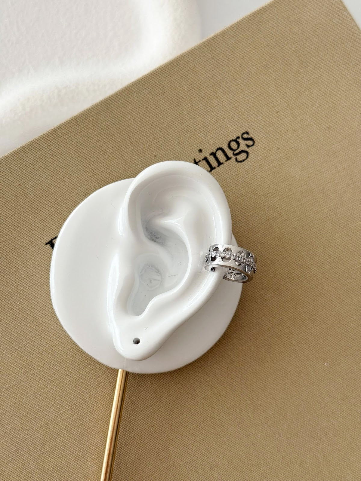 Silver CZ Pave Cutout Band Ear Cuff - CW1EARCUFF0059 | Wholesale Stainless Steel Jewelry Catwalk Jewellery Europe