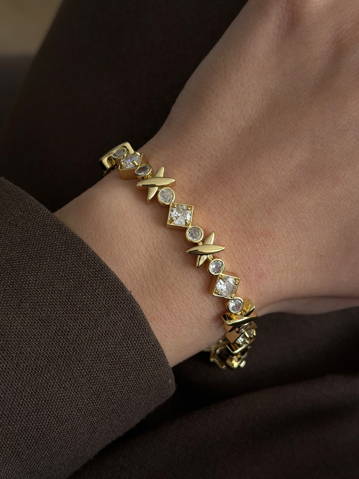 Gold CZ Pave Xo Hugs And Kisses Link Bracelet - CW1VPBRCLT0084 | Wholesale Stainless Steel Jewelry Catwalk Jewellery Europe
