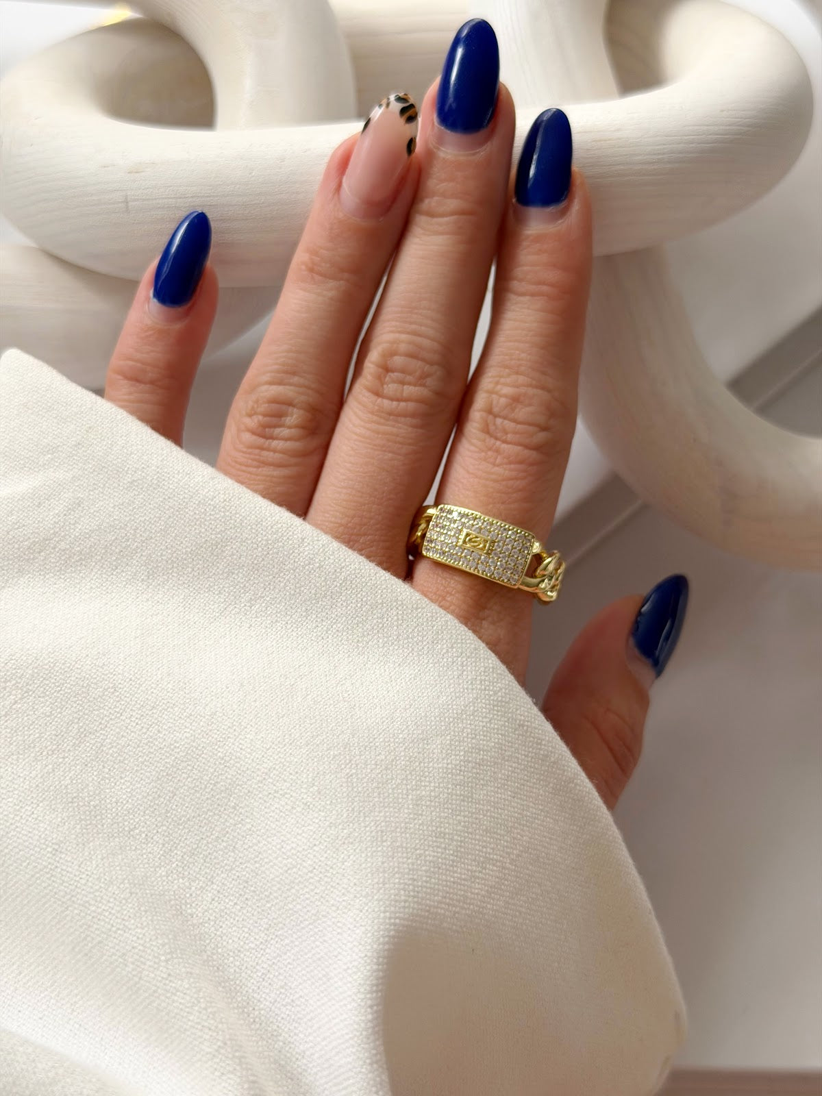 Gold CZ Pave Buckle Clasp Curb Chain Ring Alternate Angle - CW1RING00124 | Wholesale Stainless Steel Jewelry Catwalk Jewellery Europe