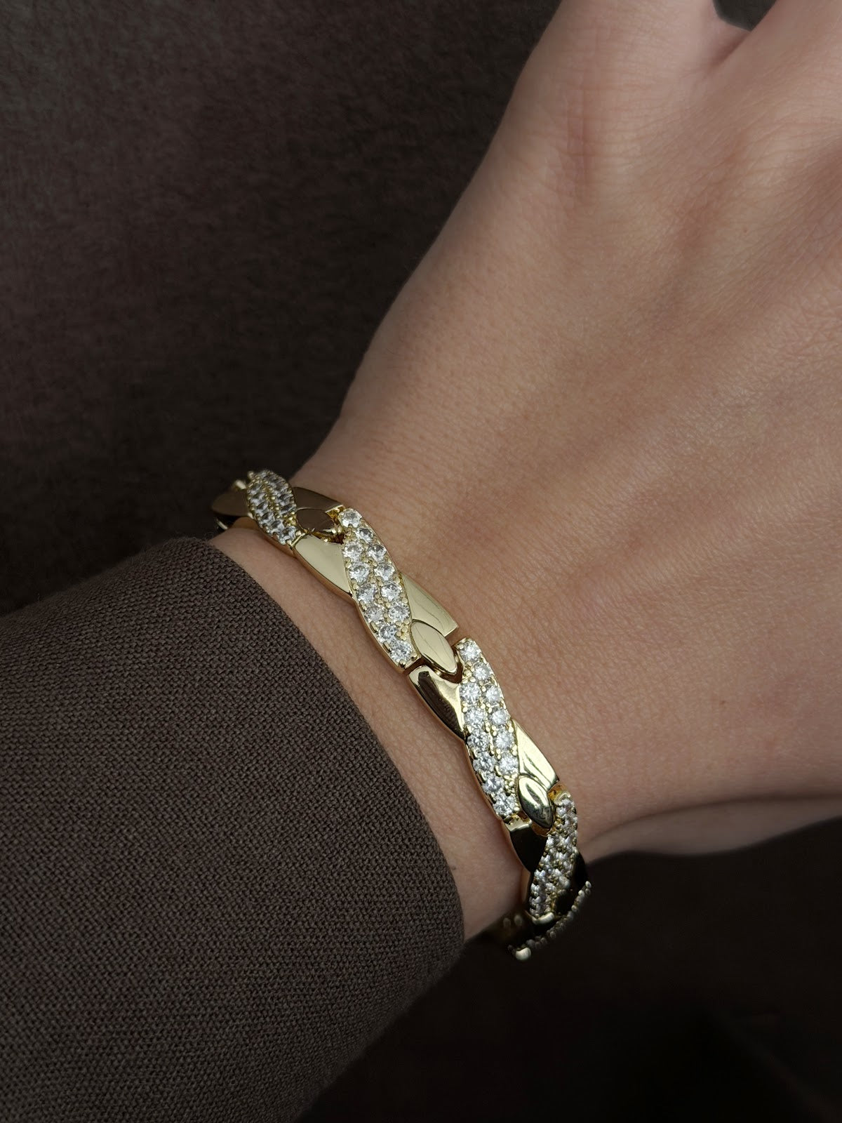 Gold CZ Pave Alternating Twisted Infinity Link Bracelet - CW1VPBRCLT00122 | Wholesale Stainless Steel Jewelry Catwalk Jewellery Europe