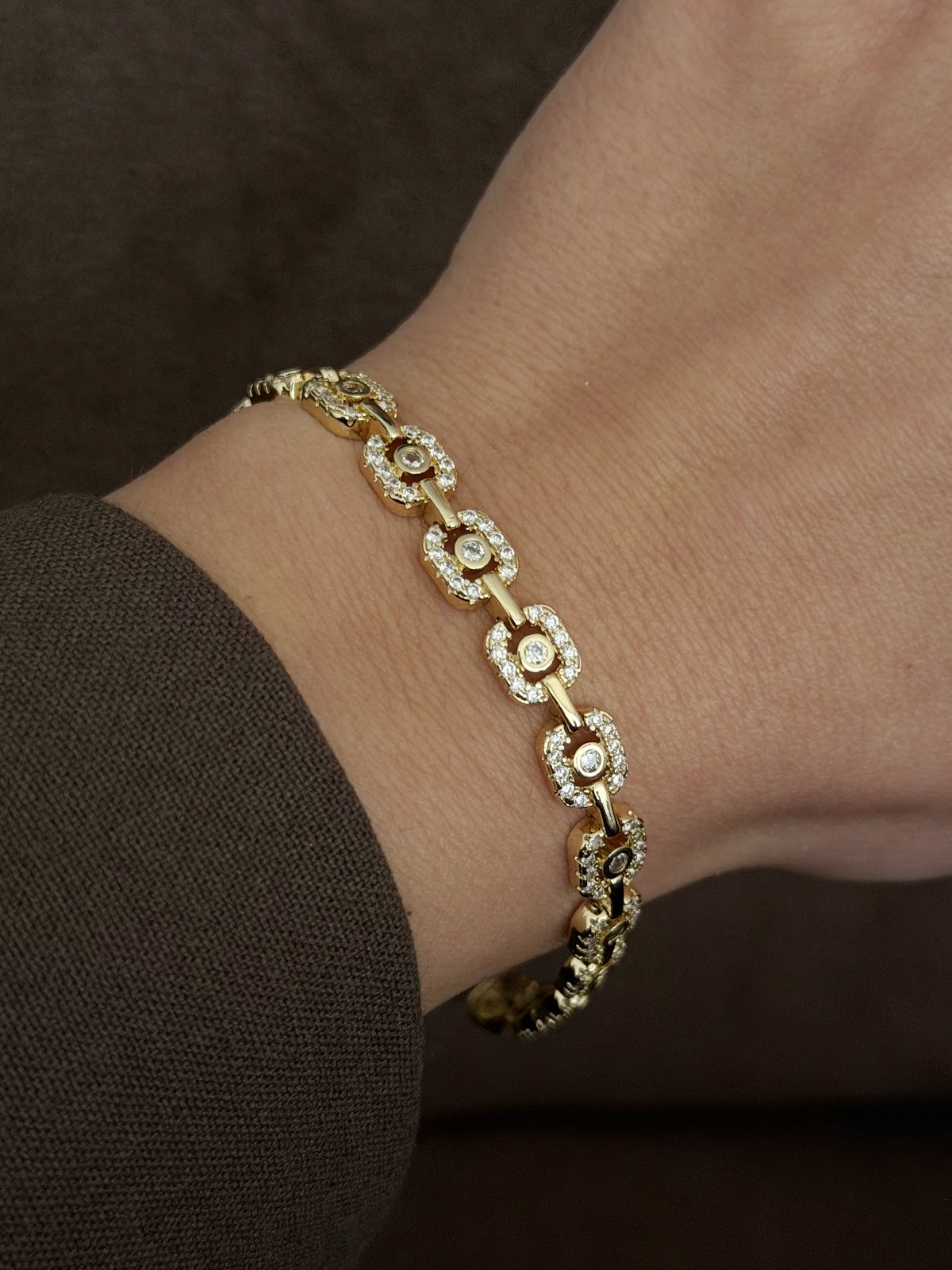 Gold CZ Pave Open Cushion Halo Link Bracelet - CW1VPBRCLT00128 | Wholesale Stainless Steel Jewelry Catwalk Jewellery Europe