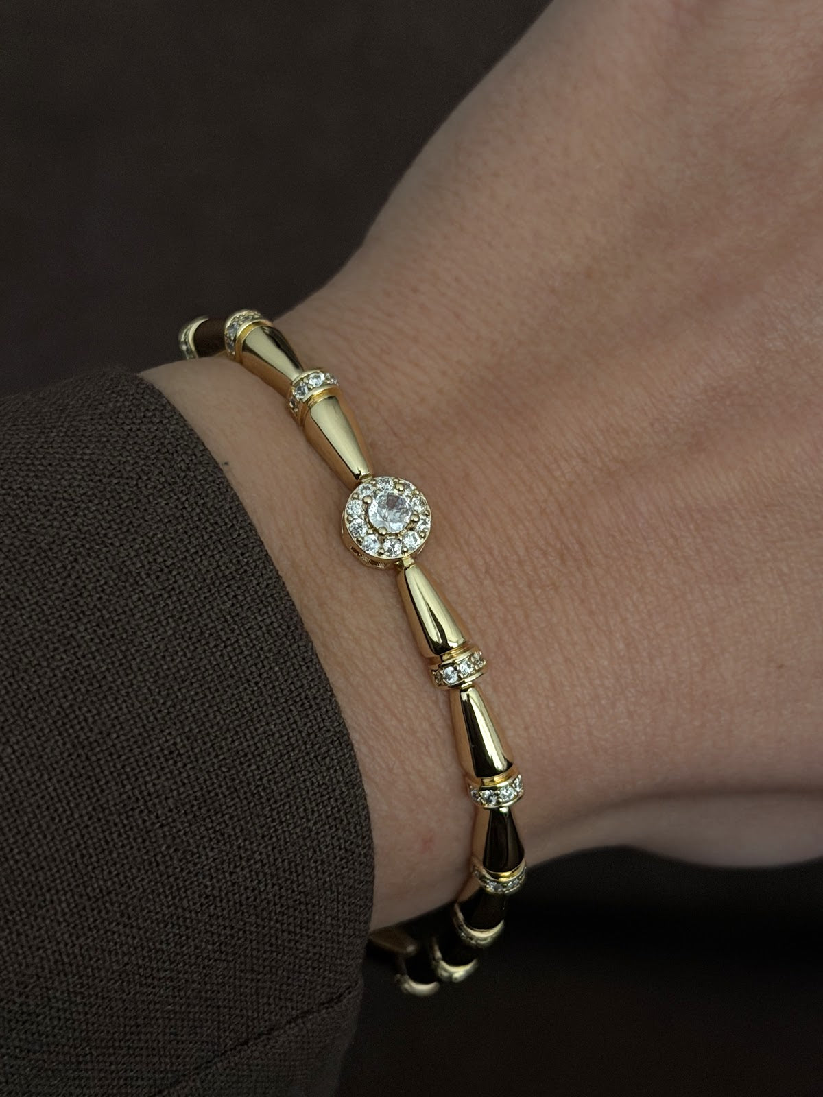 Gold CZ Pave Tapered Link Round Halo Station Bracelet - CW1VPBRCLT0040 | Wholesale Stainless Steel Jewelry Catwalk Jewellery Europe