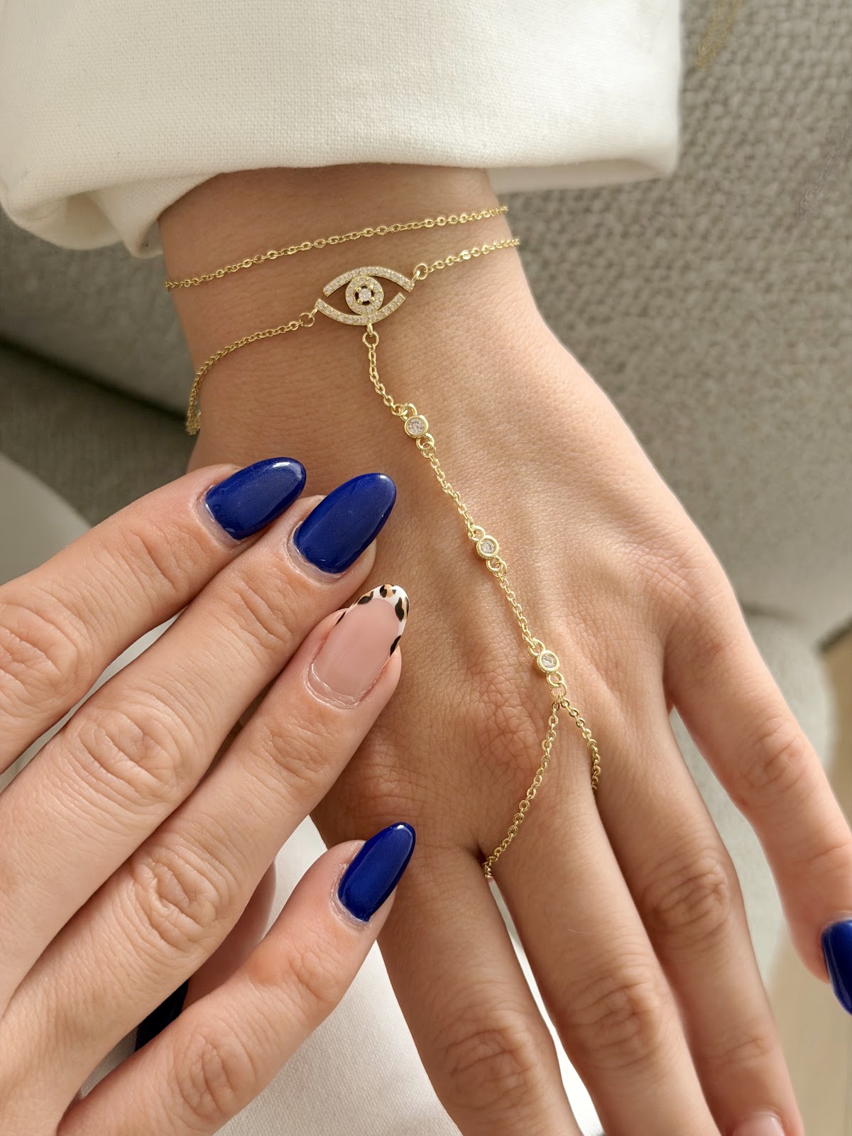 Gold CZ Pave Evil Eye Bezel Solitaire Station Hand Chain - CW1HANDCHAIN0089 | Wholesale Stainless Steel Jewelry Catwalk Jewellery Europe