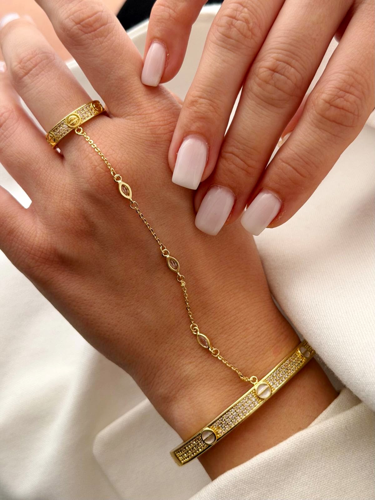 Gold CZ Pave Screw Motif Bangle Hand Chain - CW1HANDCHAIN00122 | Wholesale Stainless Steel Jewelry Catwalk Jewellery Europe