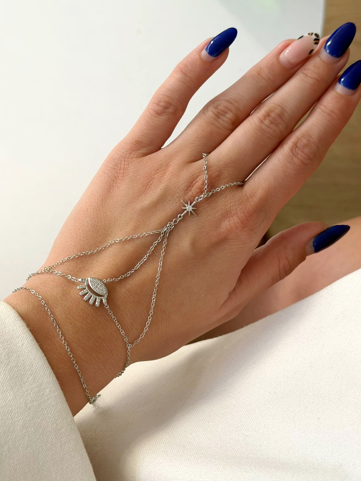 Silver CZ Pave Eyelash Evil Eye North Star Hand Chain - CW1HANDCHAIN0055 | Wholesale Stainless Steel Jewelry Catwalk Jewellery Europe