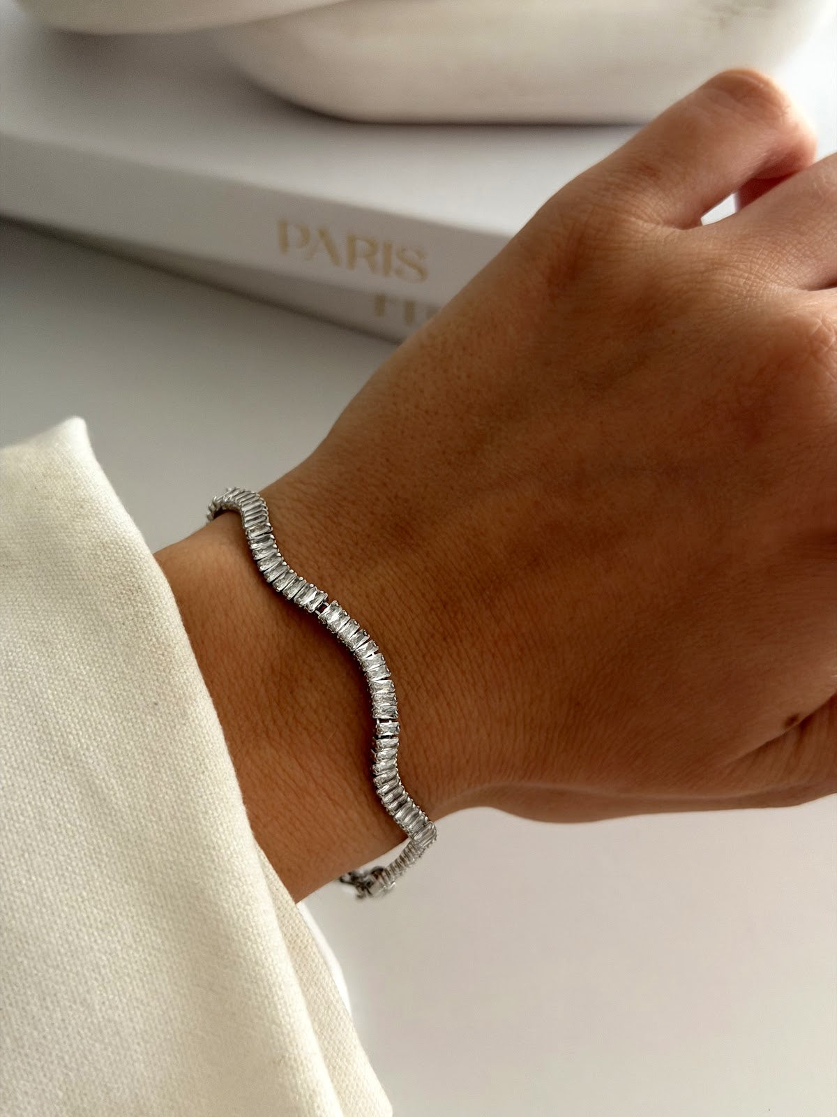 Silver Baguette CZ Pave Wavy Curved Tennis Bracelet - CW1VPBRCLT0047 | Wholesale Stainless Steel Jewelry Catwalk Jewellery Europe