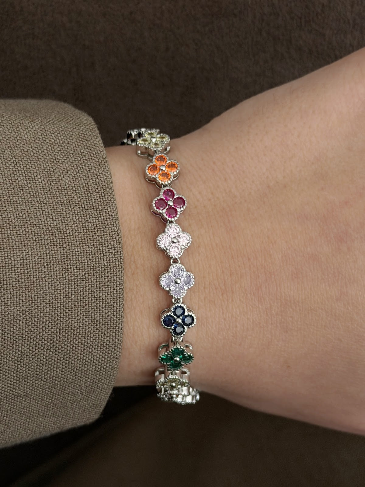 Silver Multi Color CZ Pave Clover Motif Tennis Bracelet - CW1VPBRCLT00164 | Wholesale Stainless Steel Jewelry Catwalk Jewellery Europe