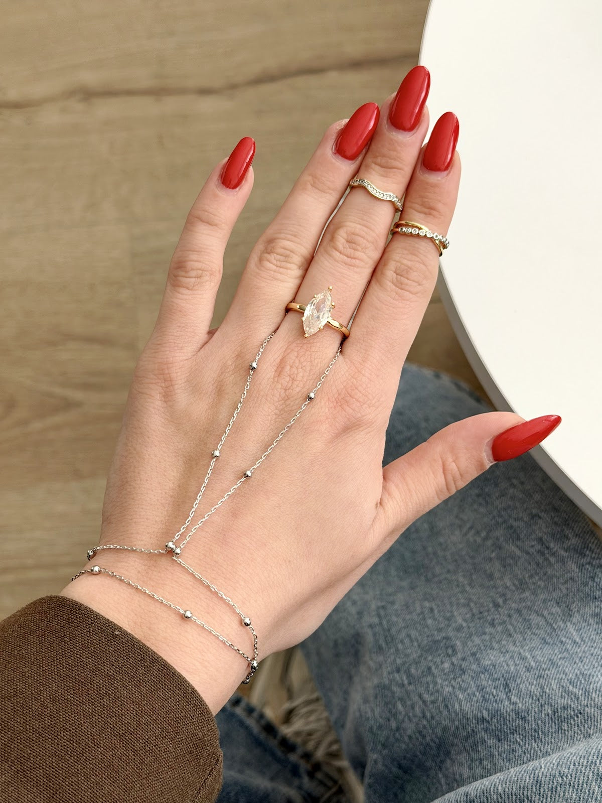 Silver Delicate Station Beaded Chain Hand Chain - CW1HANDCHAIN008 | Wholesale Stainless Steel Jewelry Catwalk Jewellery Europe