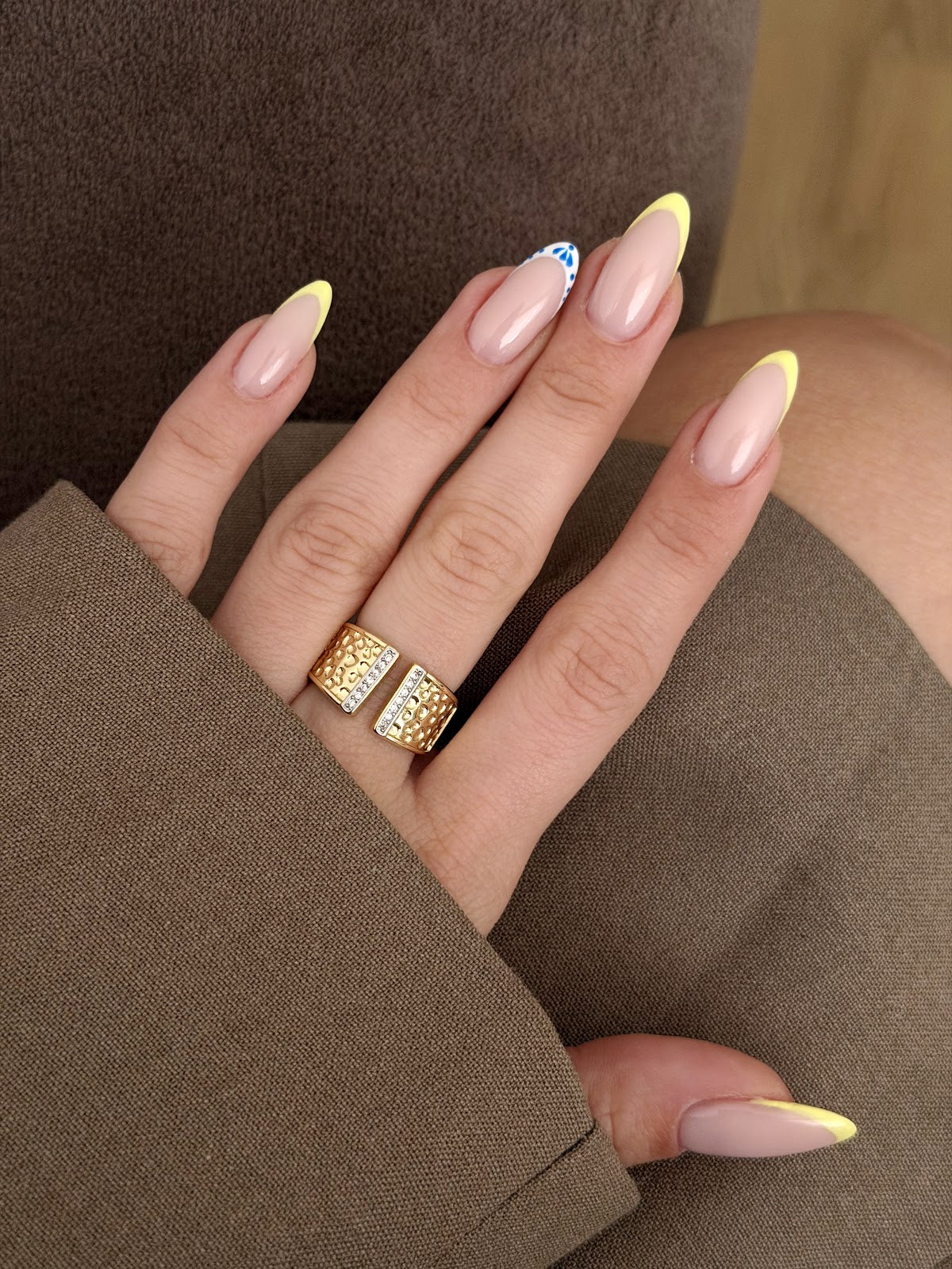 Gold Hammered CZ Accent Open Wide Band Ring - CW1RING0094 | Wholesale Stainless Steel Jewelry Catwalk Jewellery Europe