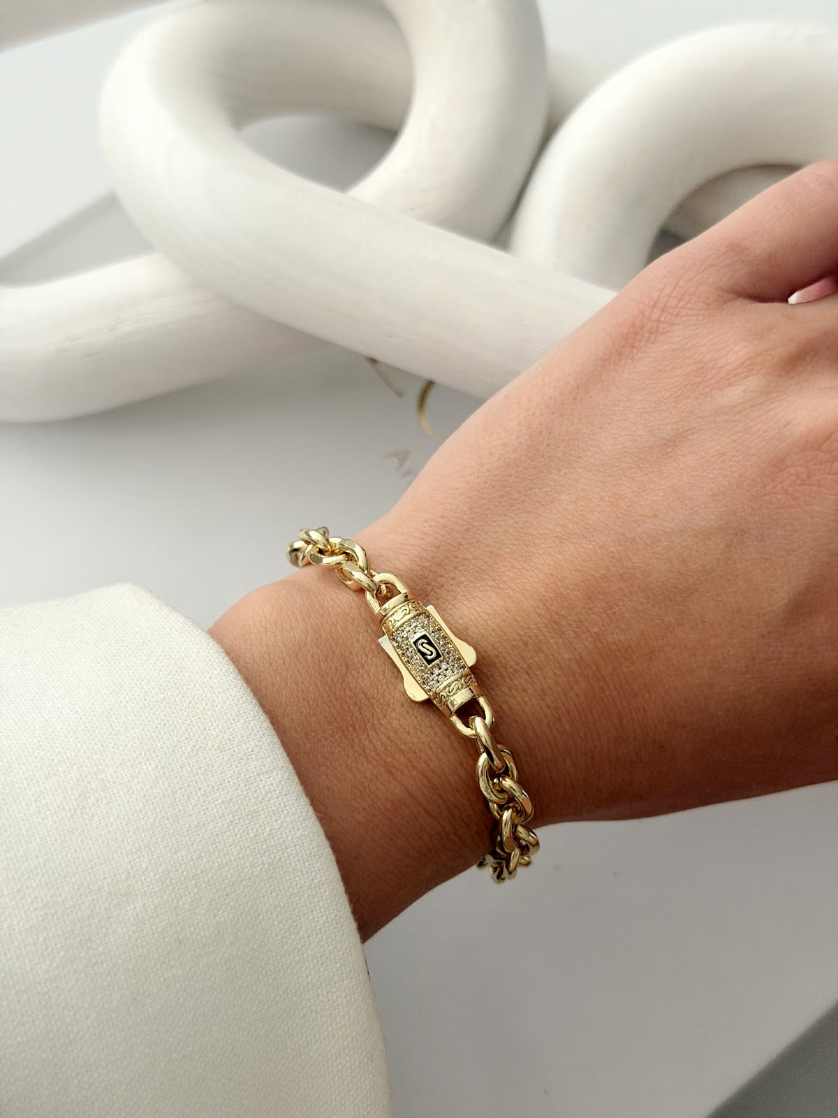 Gold CZ Pave Buckle Clasp Cable Chain Bracelet - CW1VPBRCLT0099 | Wholesale Stainless Steel Jewelry Catwalk Jewellery Europe