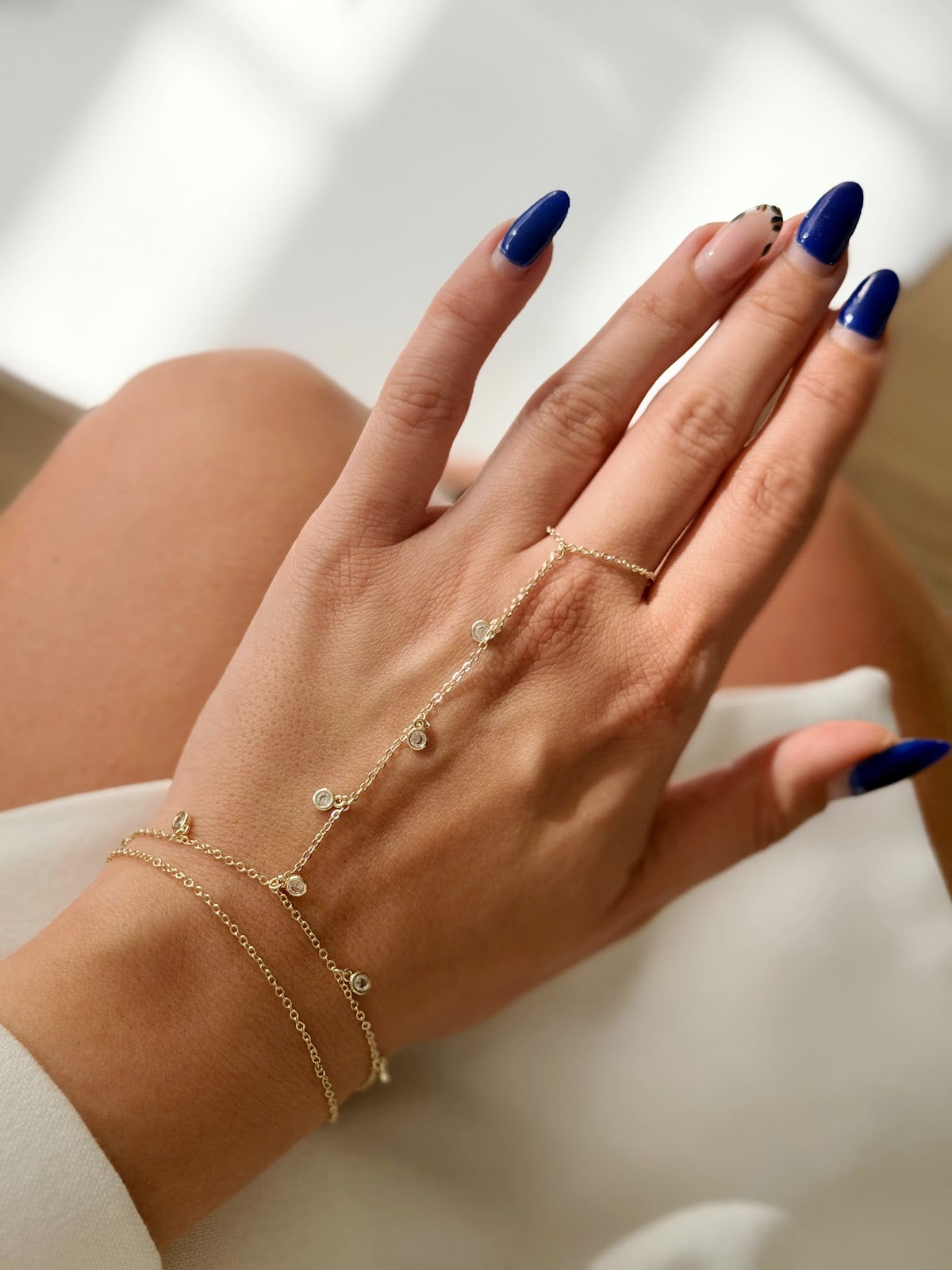Gold Bezel Solitaire CZ Station Dangle Hand Chain - CW1HANDCHAIN0072 | Wholesale Stainless Steel Jewelry Catwalk Jewellery Europe