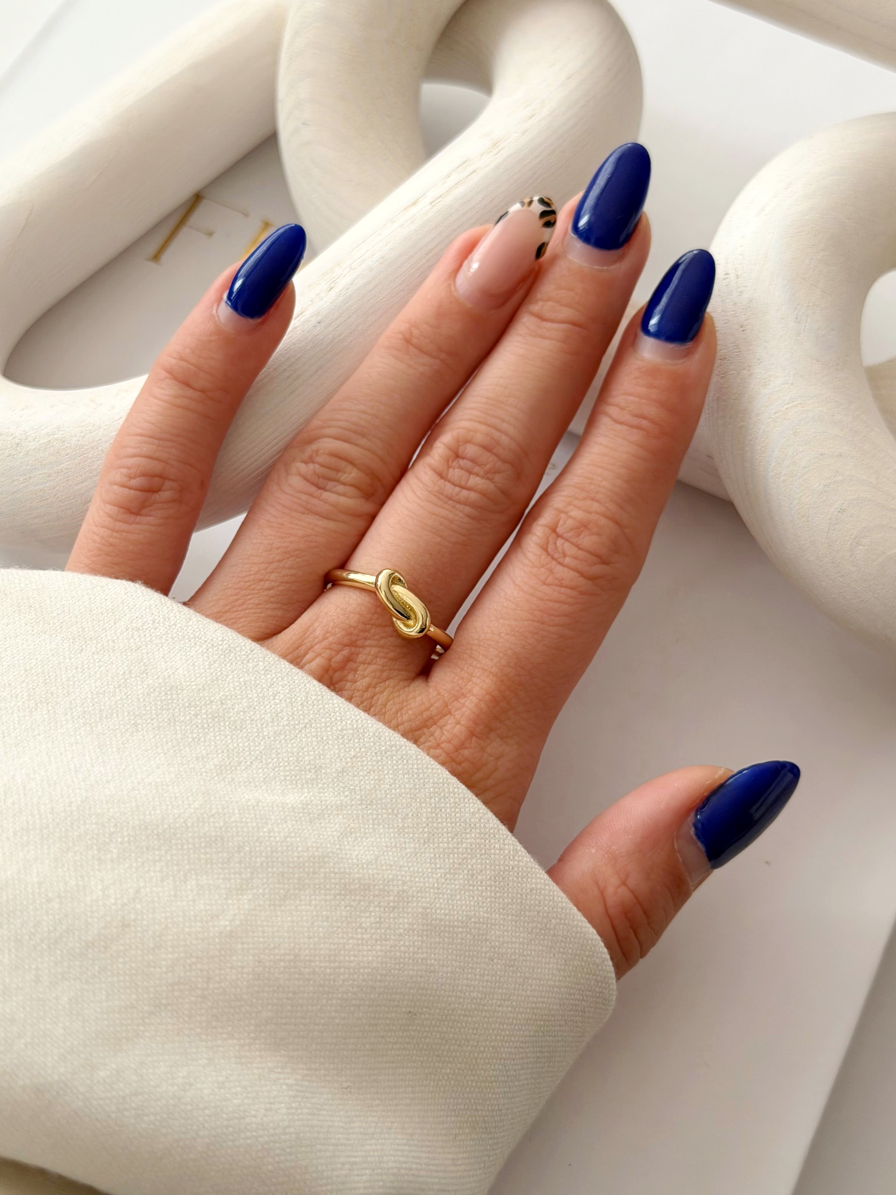 CW1RING0027-gold-delicate-knot-ring-catwalkjewellery wholesale jewelry RINGS Catwalk Jewellery Europe