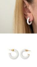 CW1VPEARNG005-white-enamel-thick-c-hoop-earrings-catwalkjewellery wholesale jewelry VIP 14K EARRINGS  Catwalk Jewellery Europe