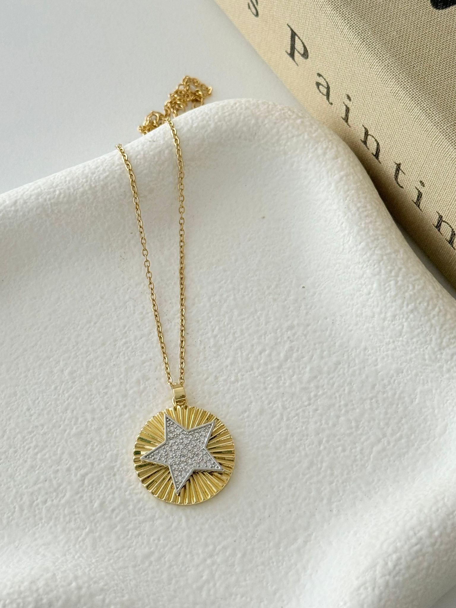 MY1VPNKLC0032 gold-necklace-stainless-steel-waterproof-layered-trendy-wholesale-myaccessories wholesale jewelry NECKLACE  Catwalk Jewellery Europe