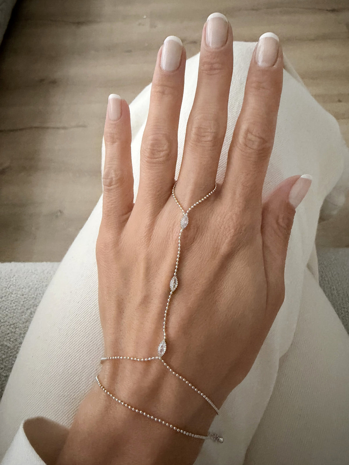 Silver Marquise Crystal Hand Chain - CW1HANDCHAIN00134 | Wholesale Stainless Steel Jewelry Catwalk Jewellery Europe