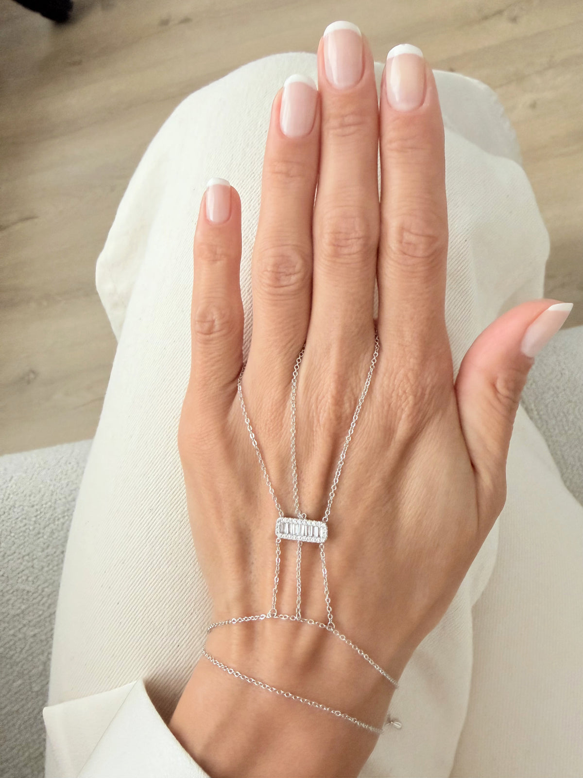 Silver Crystal Cluster Hand Chain - CW1HANDCHAIN00136 | Wholesale Stainless Steel Jewelry Catwalk Jewellery Europe