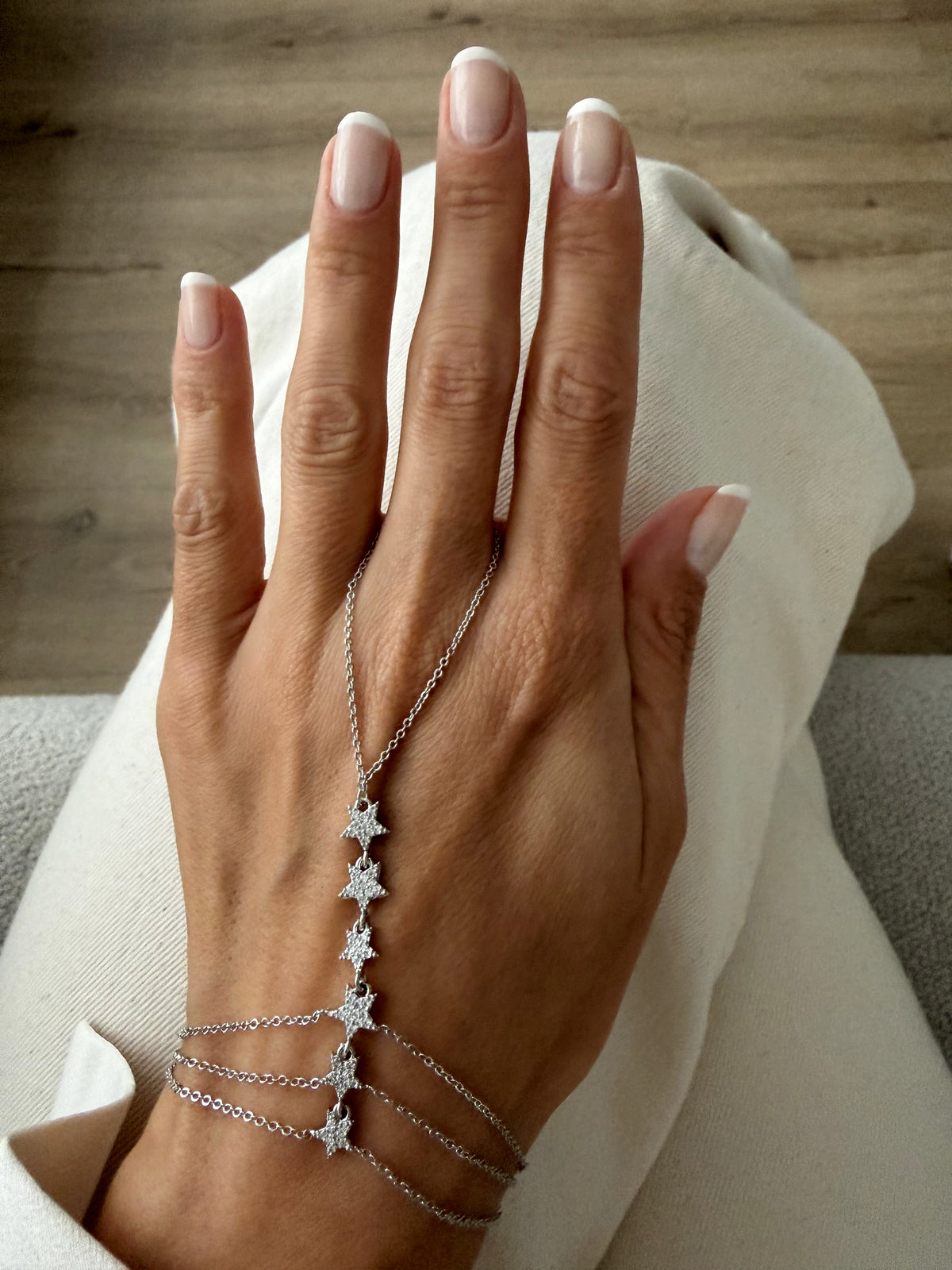 Silver Teardrop Crystal Station Hand Chain - CW1HANDCHAIN00156 | Wholesale Stainless Steel Jewelry Catwalk Jewellery Europe